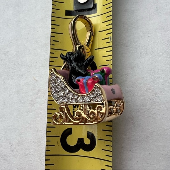 Juicy Couture Dog Sleigh Charm Limited Edition Yorkie Christmas presents puppy - Picture 9 of 10